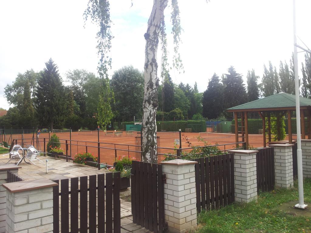 Penzion Tenis Podebrady Exterior photo
